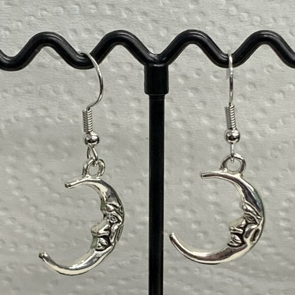 Crescent Moon Earring, Moon Earring, Science Earring, Nature Earring, Gift Idea - Picture 4 of 5